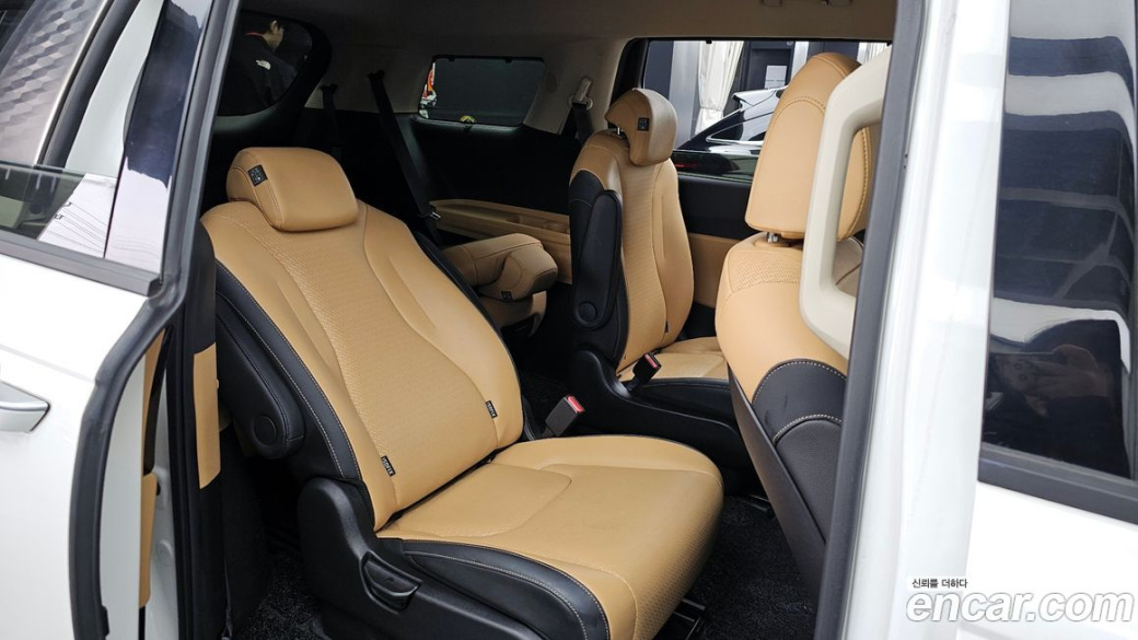 Kia Carnival 9-Seater Signature, 2023