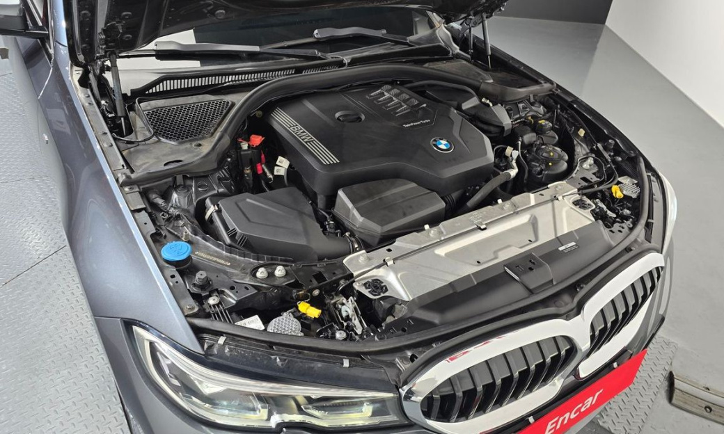 BMW 3-Series 320i M Sport, 2022