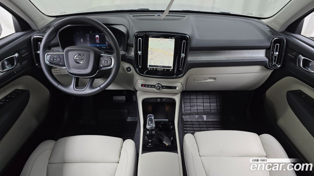 Volvo XC40 B4 Ultra Bright, 2025