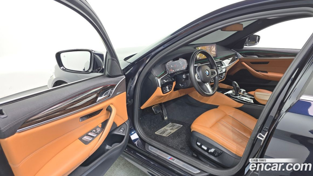 BMW 5-Series 520i M Sport, 2022