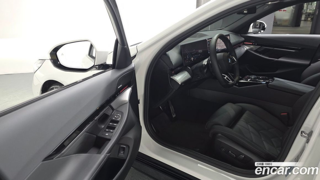 BMW 5-Series 520i M Sport, 2024