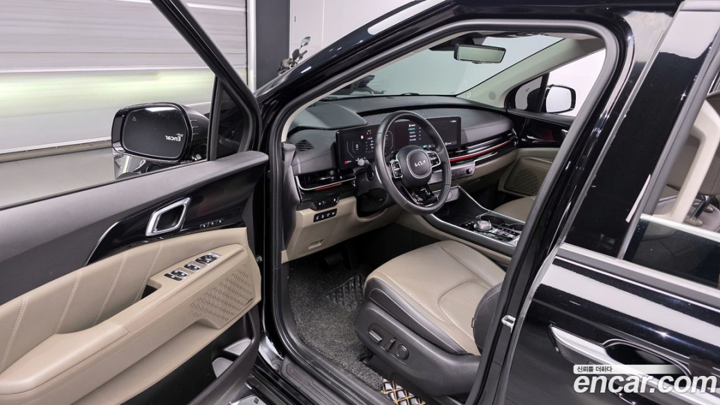 Kia Carnival 9-Seater Gravity, 2024