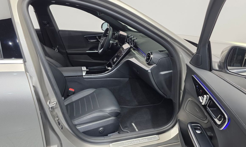 Mercedes-Benz C-Class C200 AMG Line, 2024