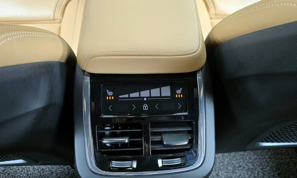 Volvo XC60 B5 Inscription, 2022