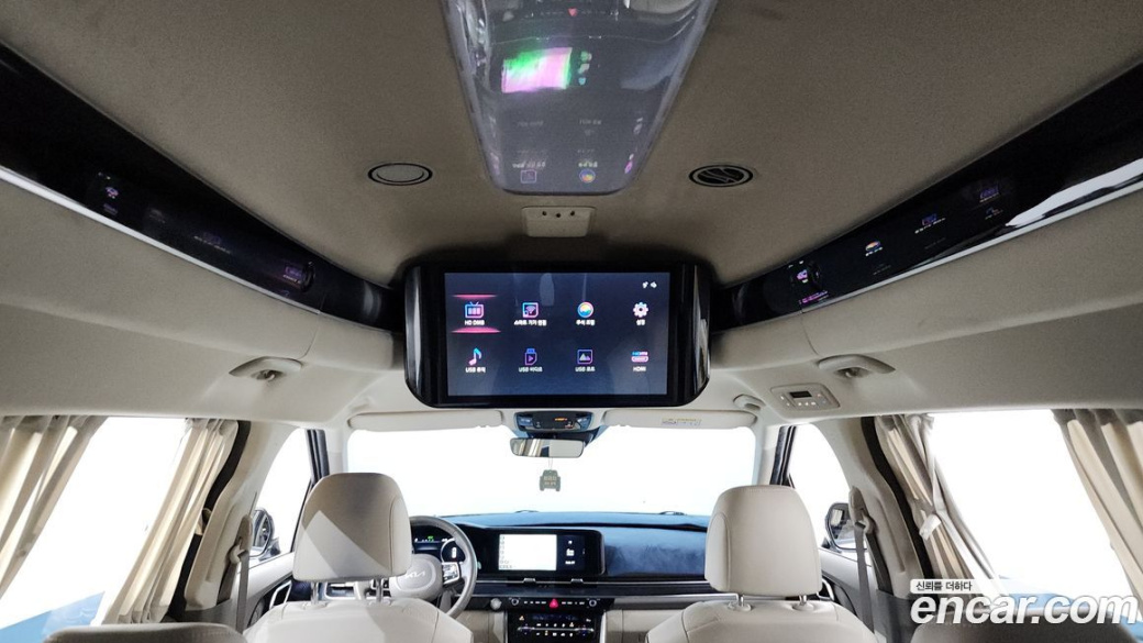 Kia Carnival 9-Seater Hi-Limousine, 2023