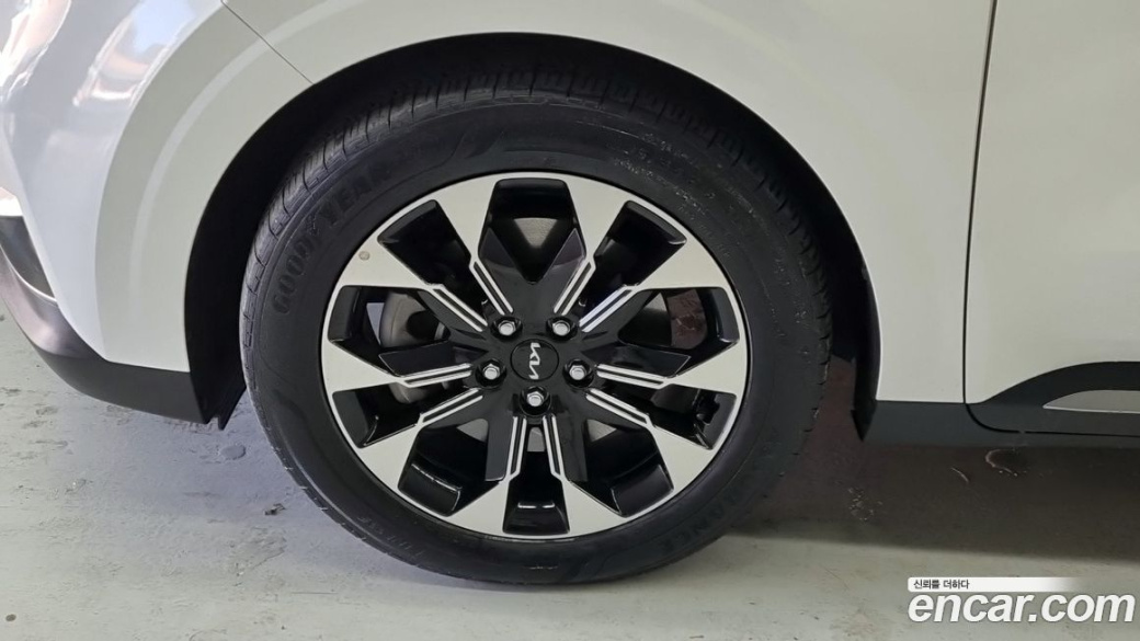 Kia Carnival 9-Seater Noblesse, 2023