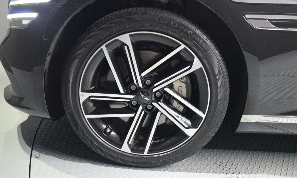Genesis G80 Gasoline 2.5 Turbo 2WD, 2025