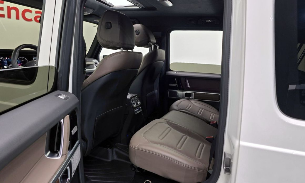 Mercedes-Benz G-Class G450d, 2025