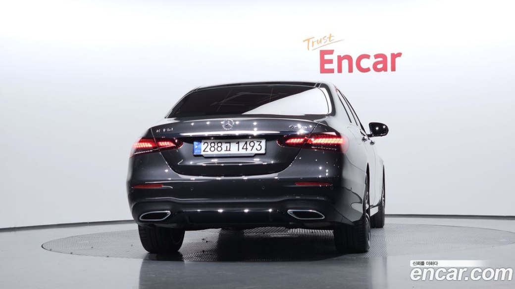 Mercedes-Benz E-Class E350 4MATIC AMG Line, 2023