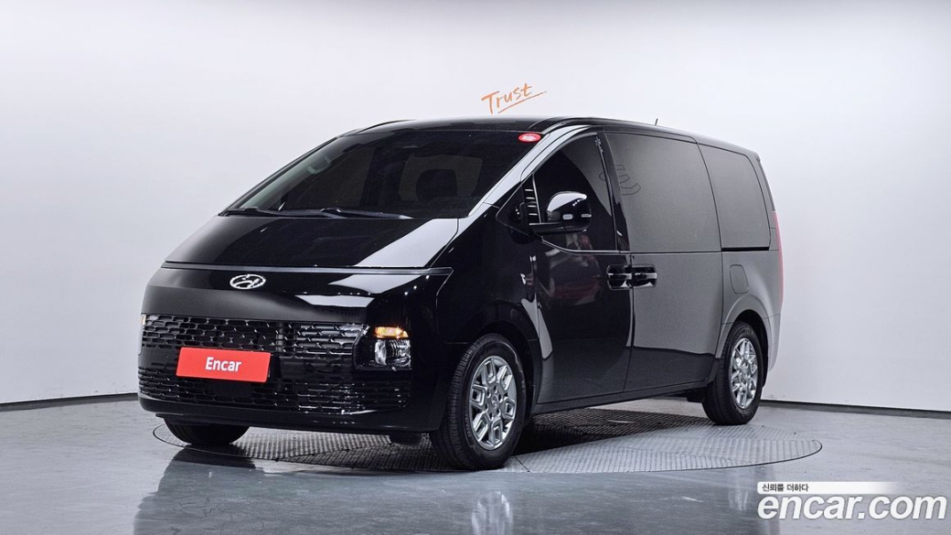 Hyundai Staria Tourer 11-Seater, 2024