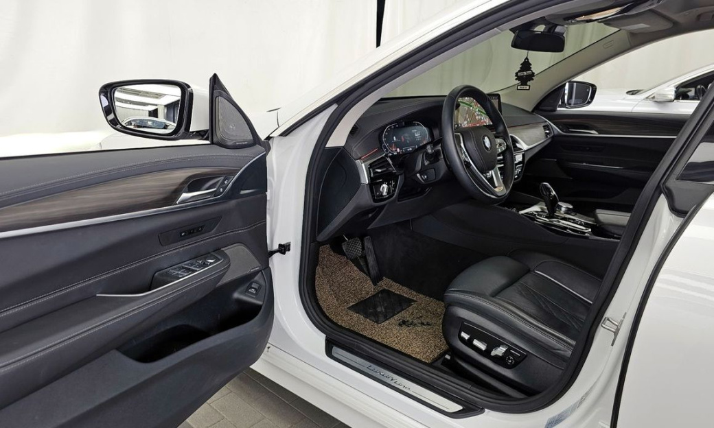 BMW Gran Turismo 630i xDrive Luxury, 2023