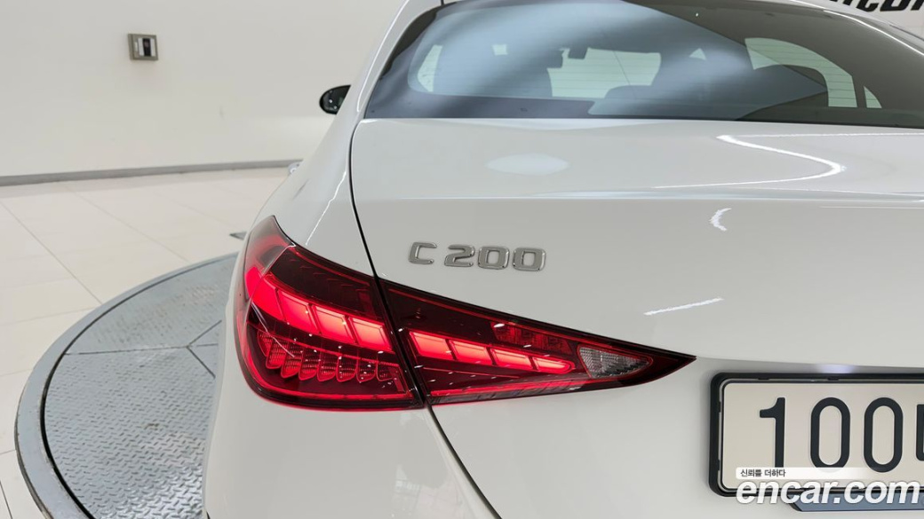 Mercedes-Benz C-Class C200 AMG Line, 2025