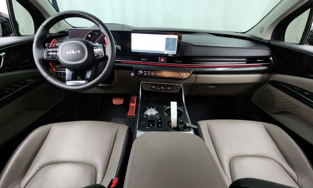 Kia Carnival 9-Seater Hi Limousine (Special Vehicle), 2024