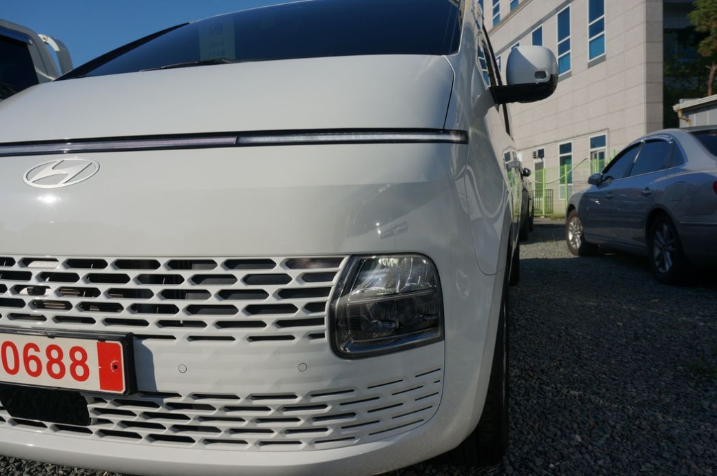 Hyundai Staria Cargo 5-Seater, 2025