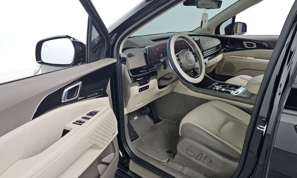 Kia Carnival 9-Seater Hi Limousine, 2024