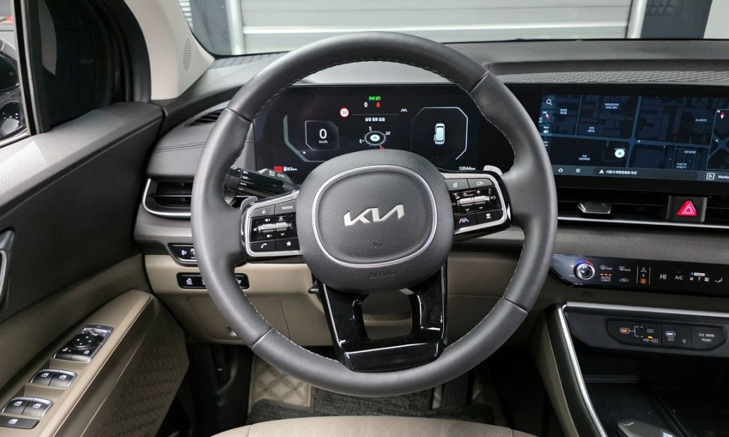 Kia Carnival 9-Seater Noblesse, 2025