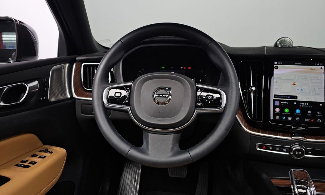 Volvo XC60 B5 Ultimate Bright, 2024