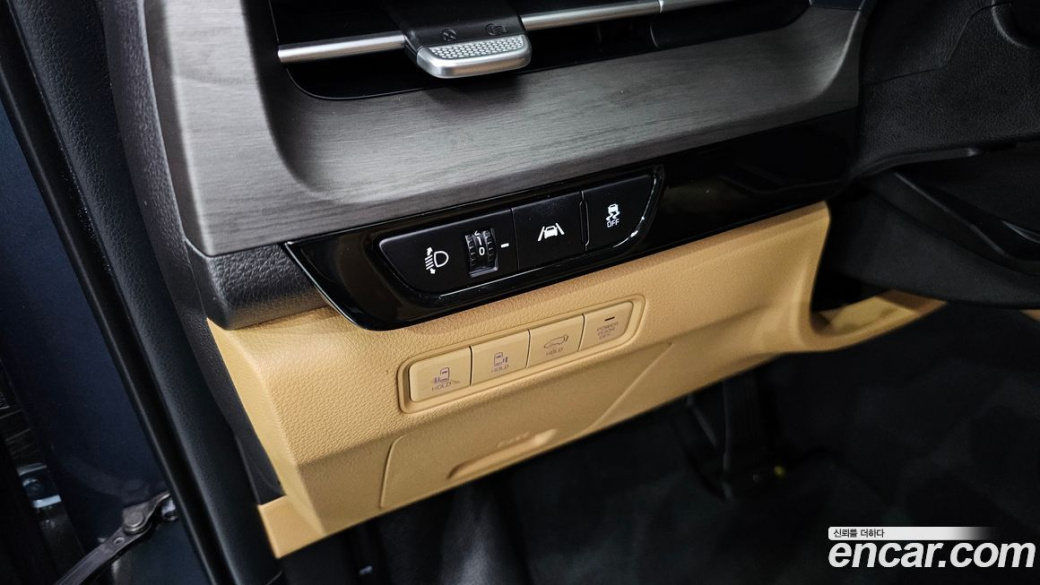 Kia Carnival 9-Seater Signature, 2023