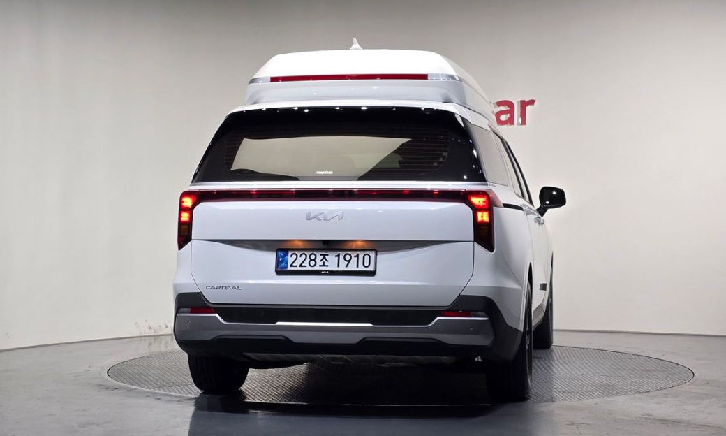 Kia Carnival 9-Seater Hi Limousine (Special Vehicle), 2025