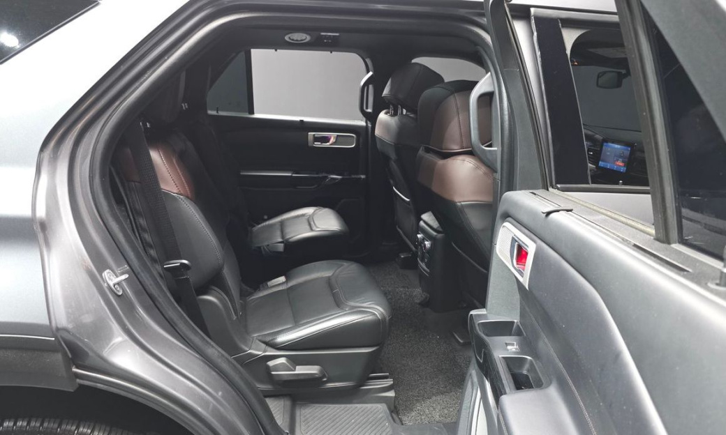 Ford Explorer 3.0 Platinum 4WD, 2022
