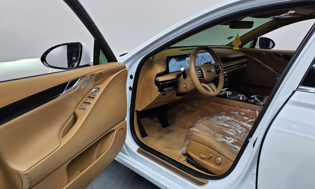 Genesis G80 Gasoline 2.5 Turbo AWD, 2025