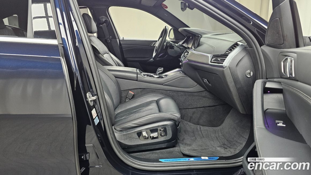 BMW X6 xDrive40i M Sport, 2022