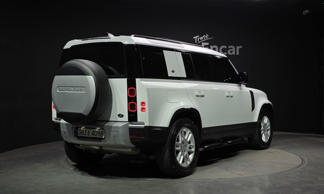 Land Rover Defender 110 D250 S, 2022