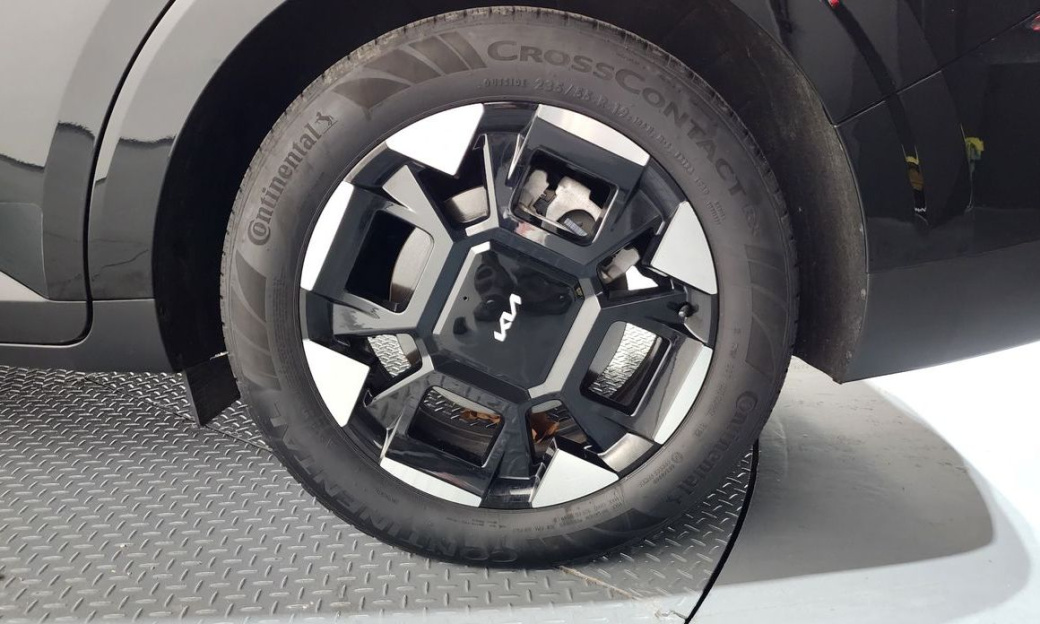 Kia Carnival 7-Seater Signature, 2024