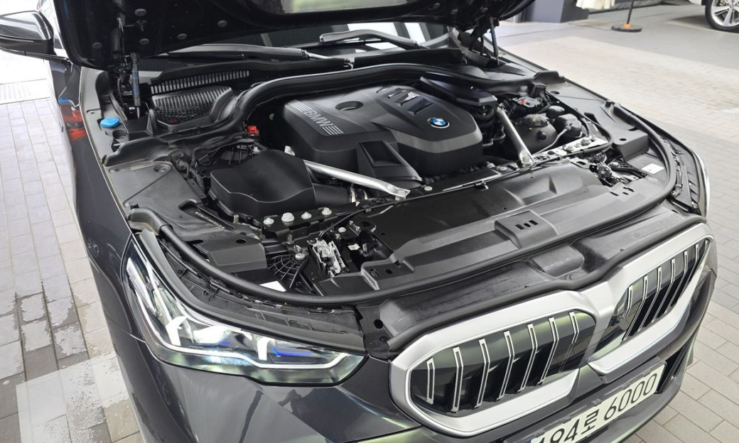 BMW 5-Series 530i xDrive M Sport, 2024