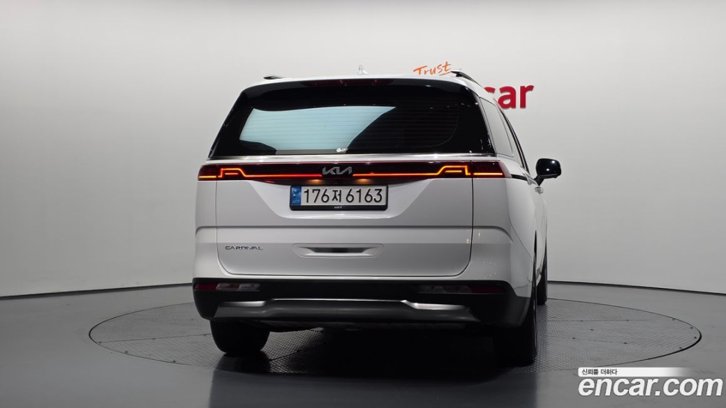 Kia Carnival 7-Seater Signature, 2022