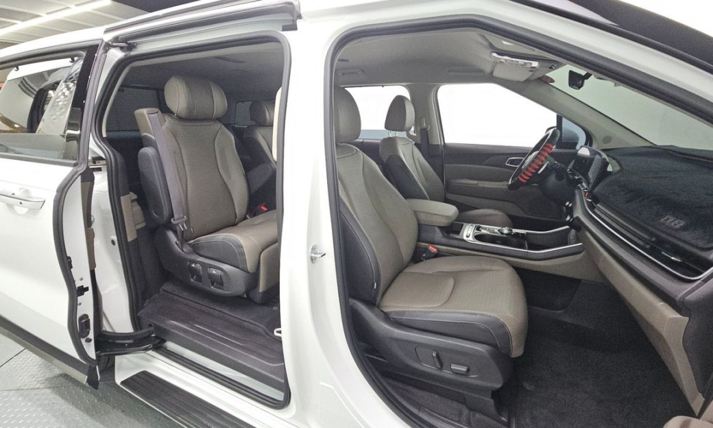 Kia Carnival 7-Seater Noblesse, 2024