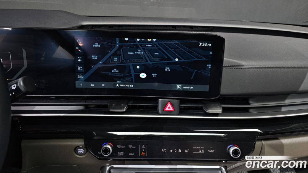 Kia Carnival 7-Seater Signature, 2025