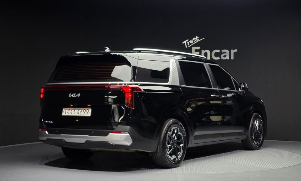 Kia Carnival 9-Seater Prestige, 2025