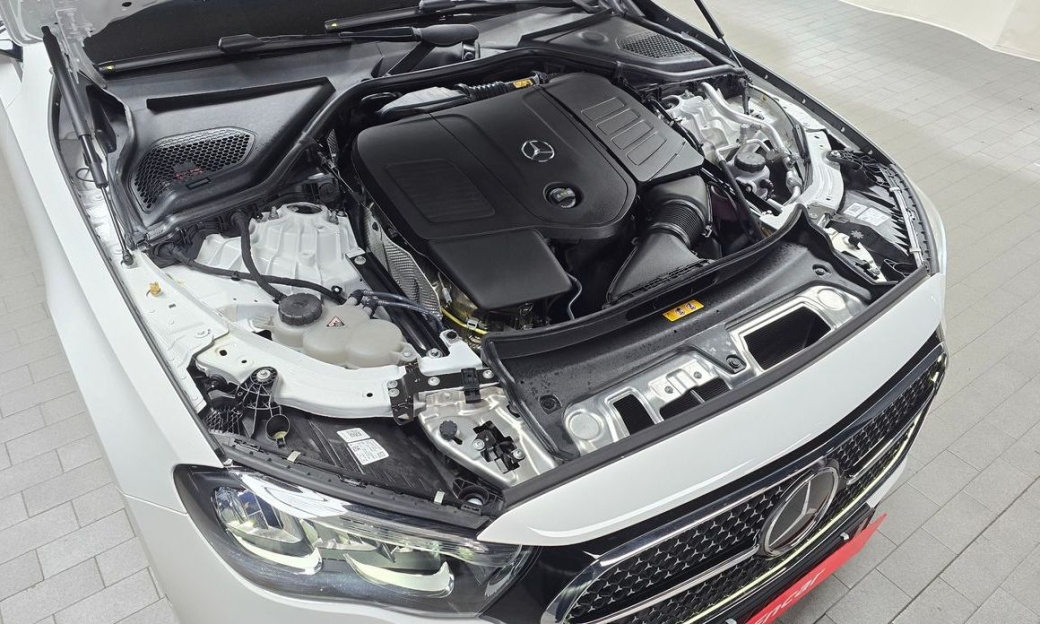 Mercedes-Benz E-Class E200 AMG Line, 2026