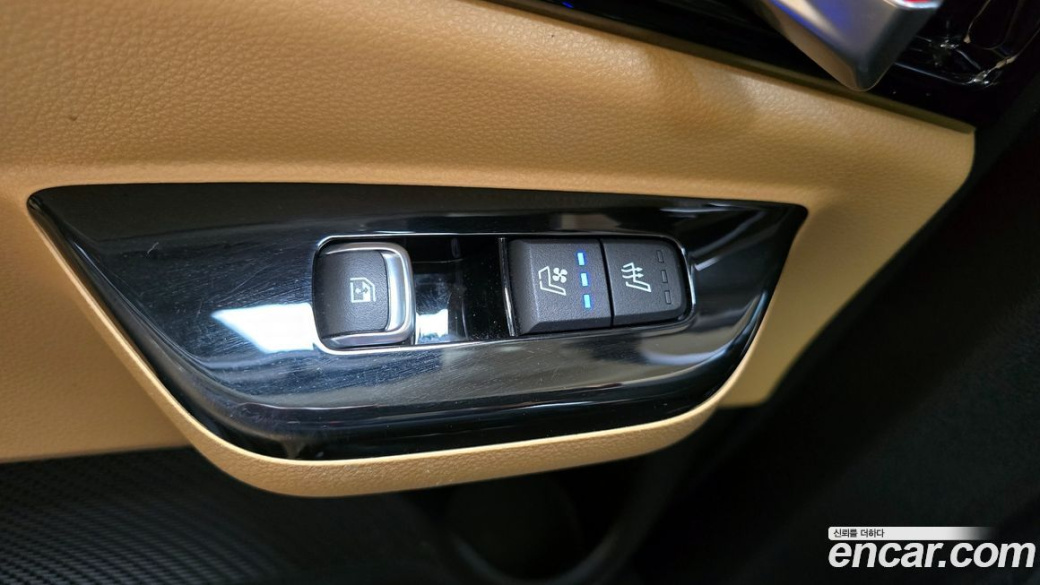 Kia Carnival 9-Seater Signature, 2022