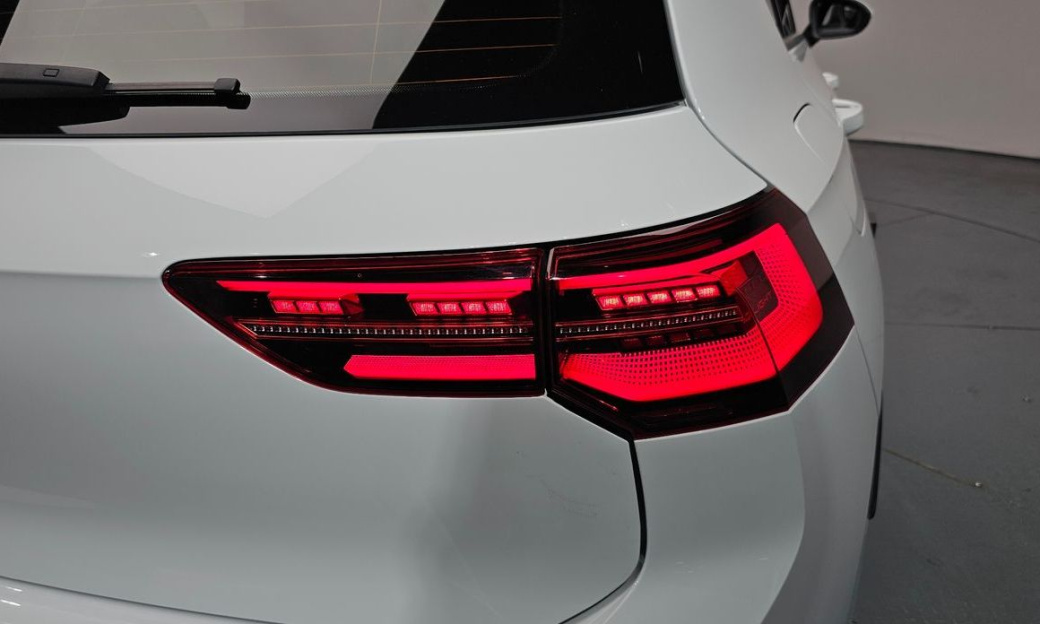 Volkswagen Golf 2.0 GTI, 2024