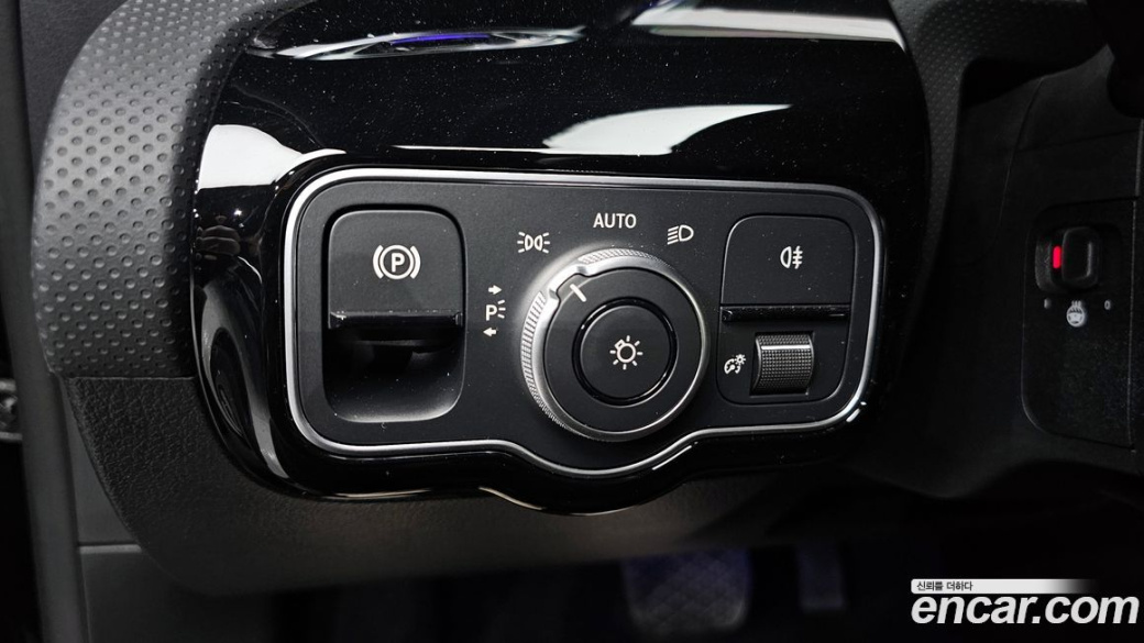 Mercedes-Benz A-Class A220 Hatchback, 2025