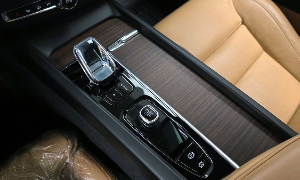 Volvo XC60 B6 Ultimate Bright, 2023