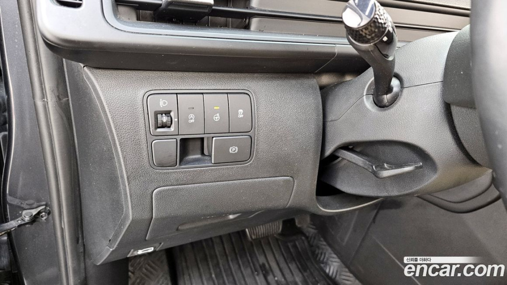 Hyundai Staria Tourer 11-Seater, 2023