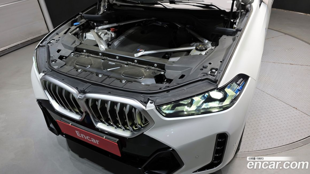 BMW X6 xDrive40i M Sport, 2025