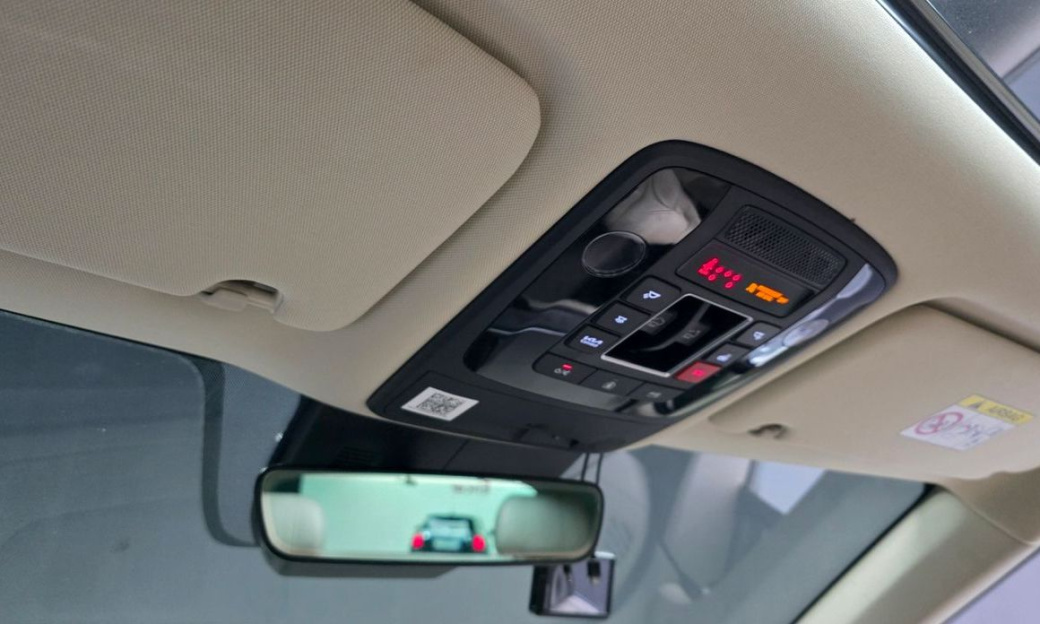 Kia Carnival 7-Seater Signature, 2023