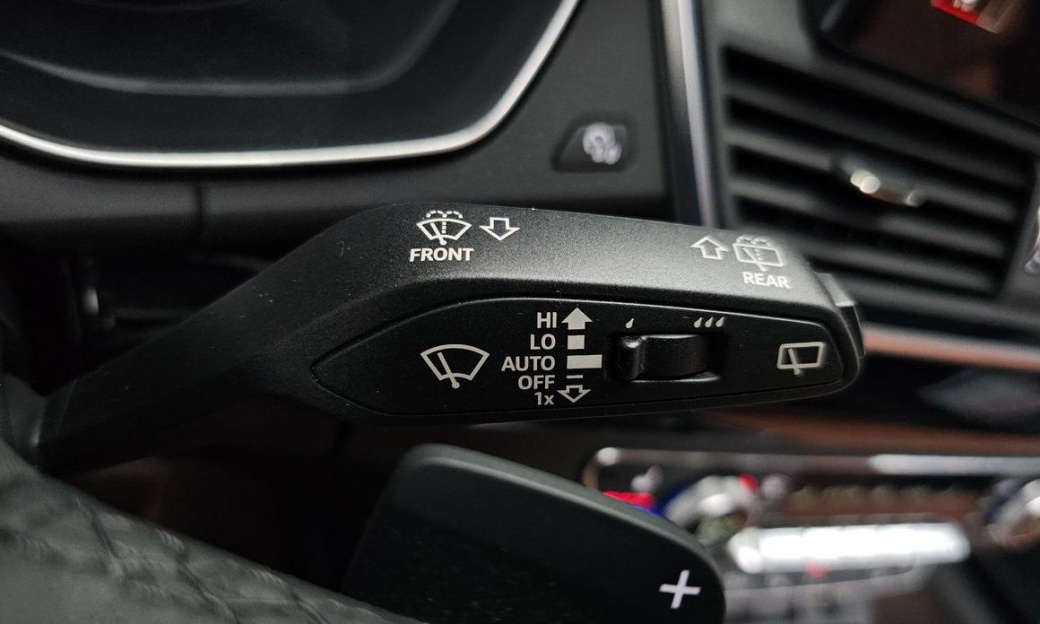 Audi Q5 45 TFSI Quattro Premium, 2024