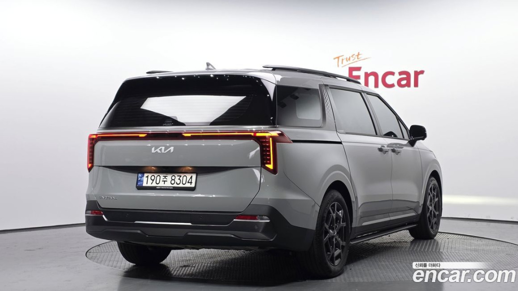 Kia Carnival 9-Seater Gravity, 2025