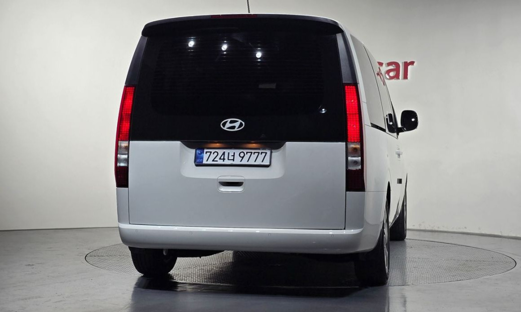 Hyundai Staria Tourer 11-Seater, 2025