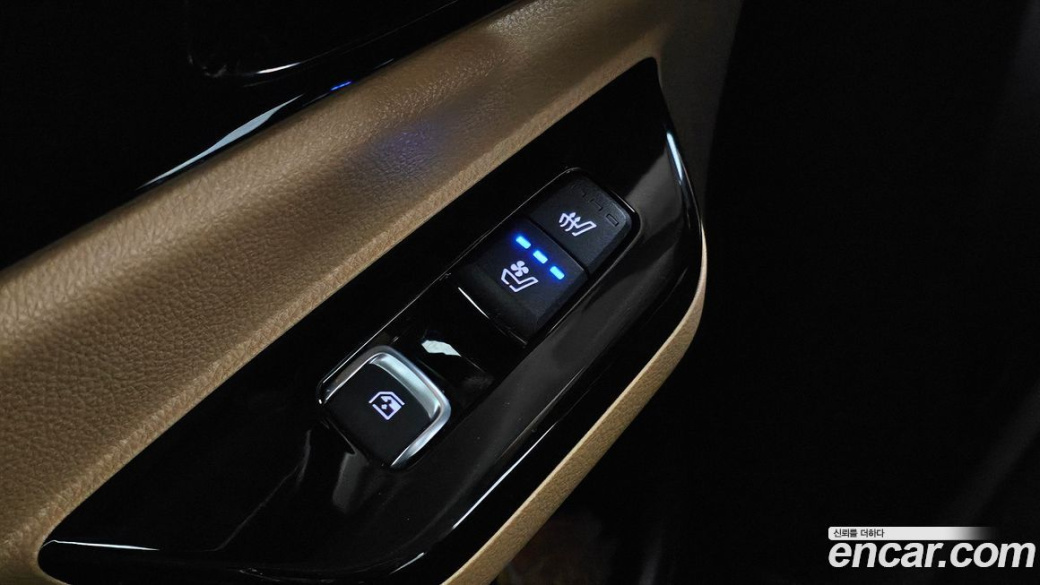 Kia Carnival 7-Seater Signature, 2023