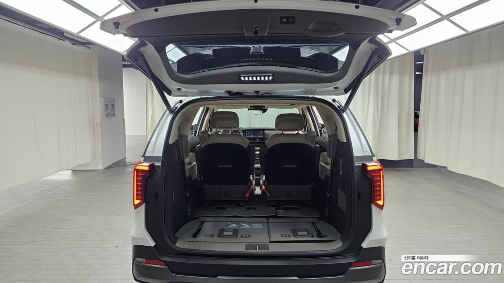 Kia Carnival 7-Seater Gravity, 2025