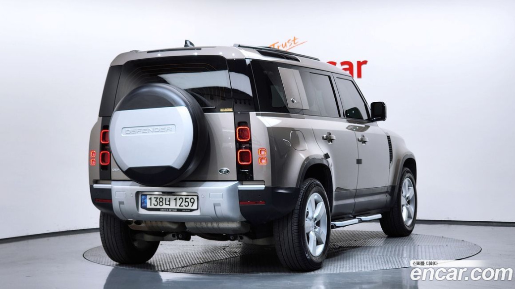 Land Rover Defender 110 D300 HSE, 2023