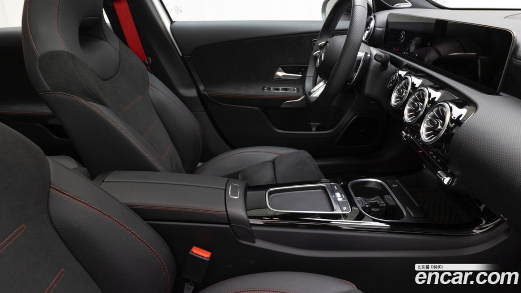 Mercedes-Benz A-Class AMG A45 4MAITC+ Hatchback, 2025