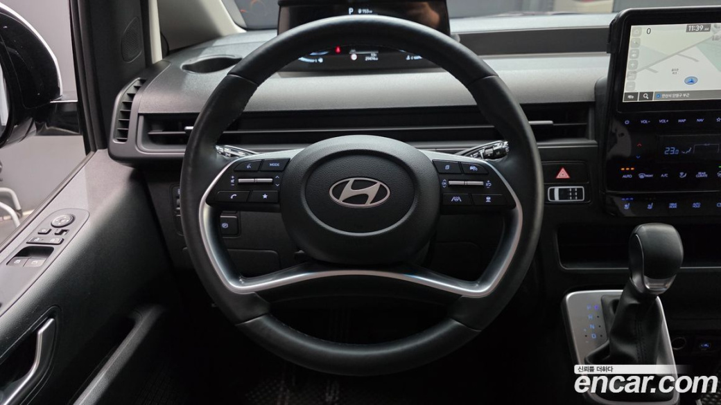 Hyundai Staria Tourer 9-Seater, 2025
