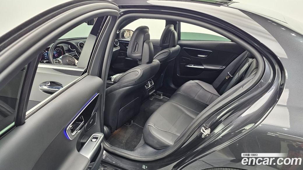 Mercedes-Benz C-Class C300 4MATIC Avantgarde, 2024